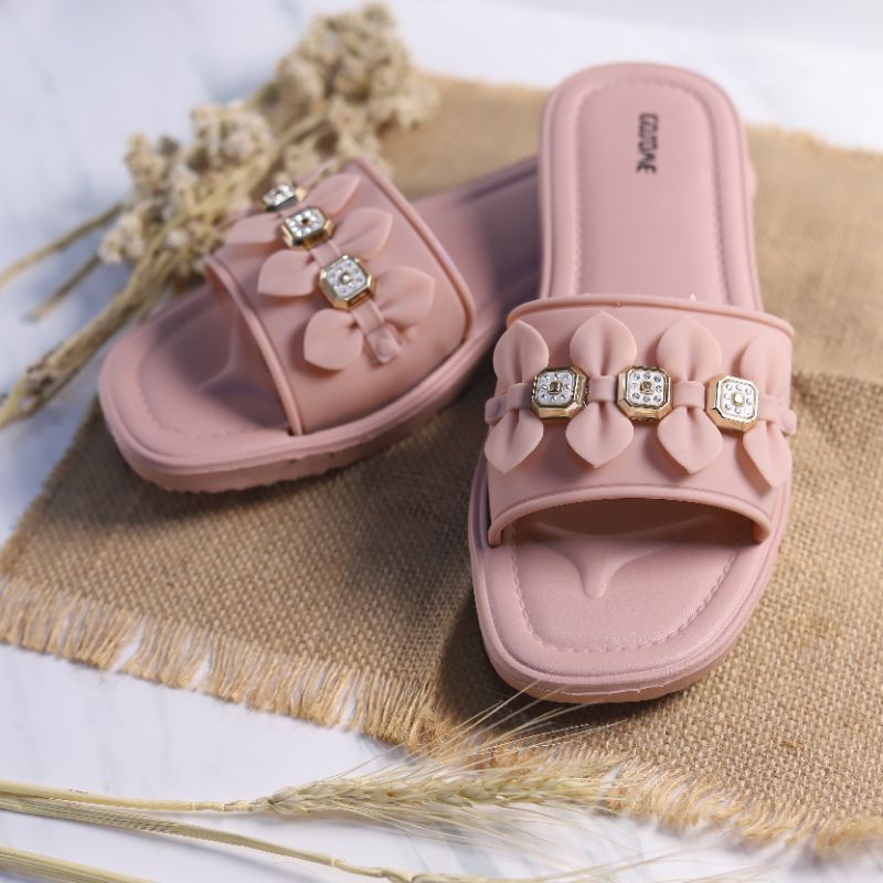 Gosome Meluncur dengan Sandal Selop Wanita Terbaru dan Motif Bunga yang Elegan Size 36-40