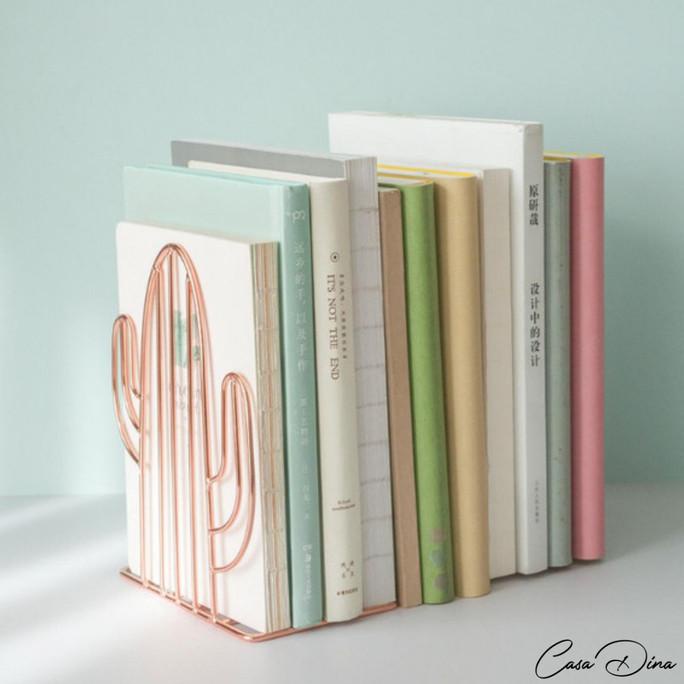 

Cactus Bookholder Bookend Cuts / Holder Buku / Pembatas Buku Gold Rose