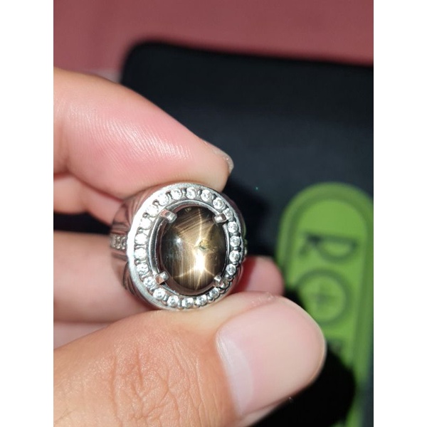 Black green star sapphire Bangsing star