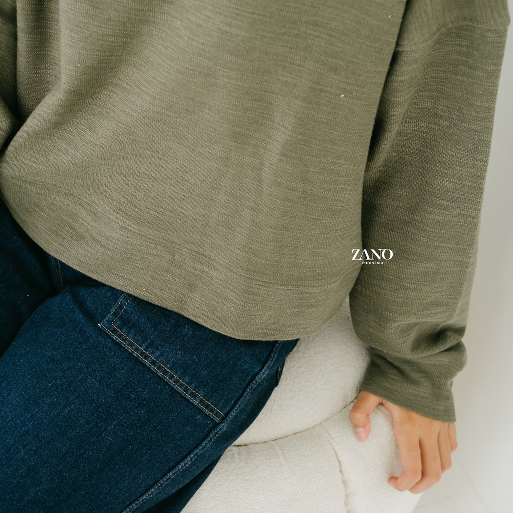 ZANO BASICS Sweater Crop Queen