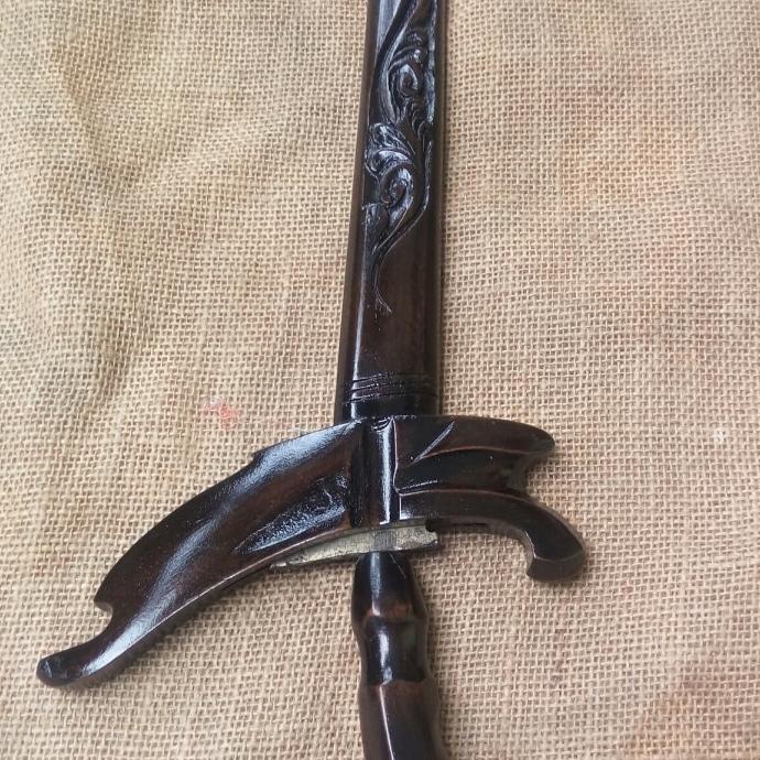 Keris Kuningan Besar Kaligrafi
