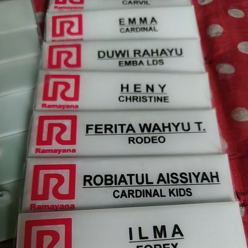 

NAMETAG AKRILIK