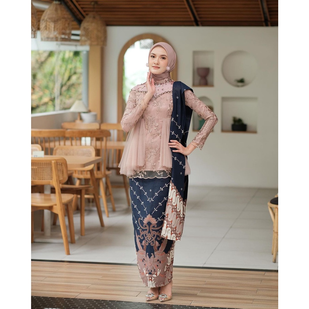 Best Seller Outfit kebaya brukat Tulle Mutiara Premium Kebaya Ameera series Nude Set Kebaya wisuda Modern kebaya lamaran Tunangan Terbaru 2023 Sragam Kebaya Bridesmaid premiun termurah