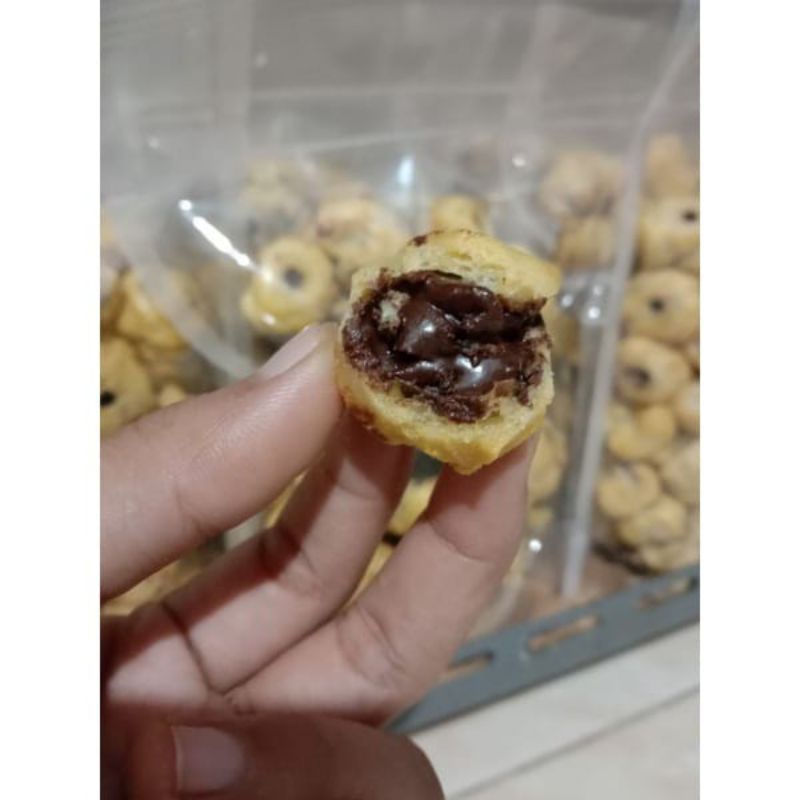 

kue sus coklat kering