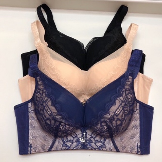 Bra size 40 (K-F61) Pakaian dalam wanita High Quality / tanpa kawat dan Busa Normal