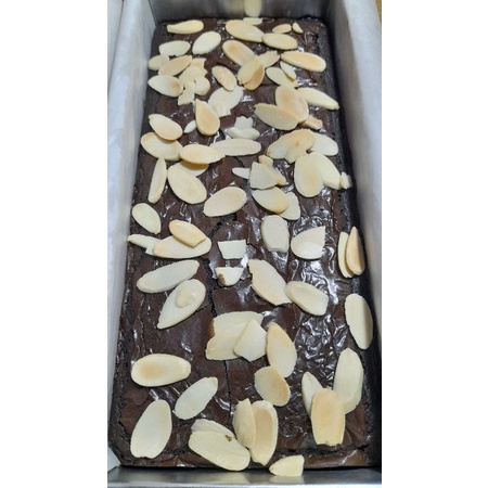 

browniesPremiumalmond22x10