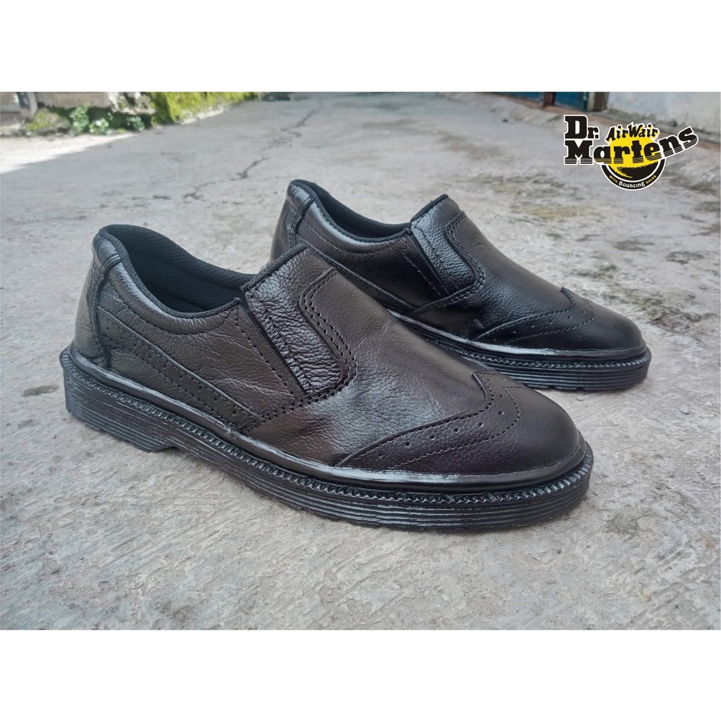 Sepatu Slip On Loafers Docmart Kulit Hitam