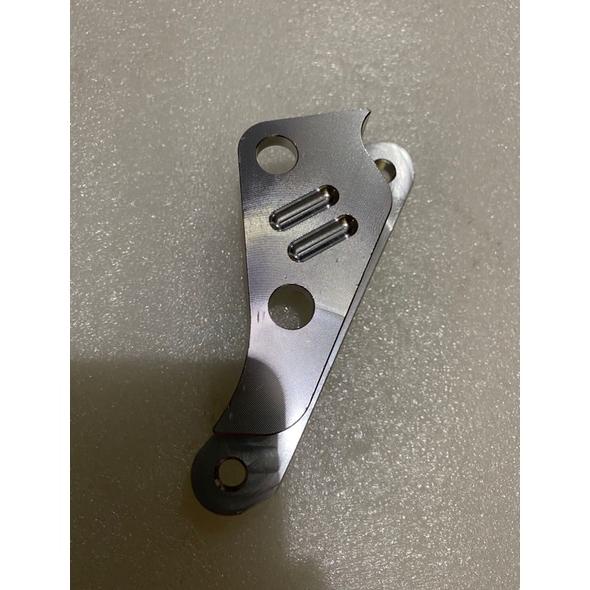 PRODUK- BREKET KALIPER BIGPOT SUPRA X KHARISMA 125 WAVE 110 4 PISTON 4P MONOBLOK BREMBO NISSIN KTC .