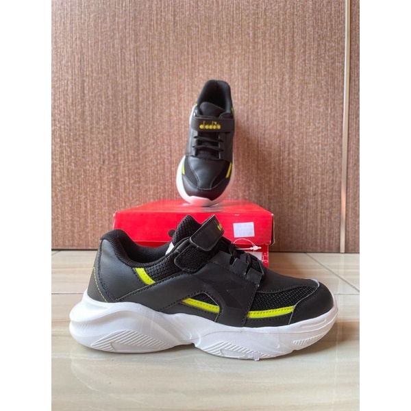 Sepatu Anak Diadora Eugene Jr
