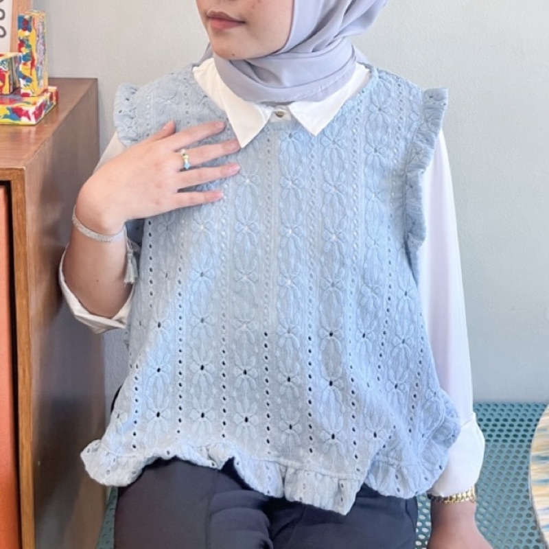 Neisy Embroidery Vest