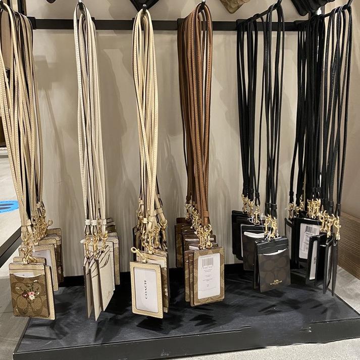 

Code-M29R✪ card holder / Coach F65573 original/ Kartu kerja /tag / lanyard/ name tag holder/ID Card holder bisa cod