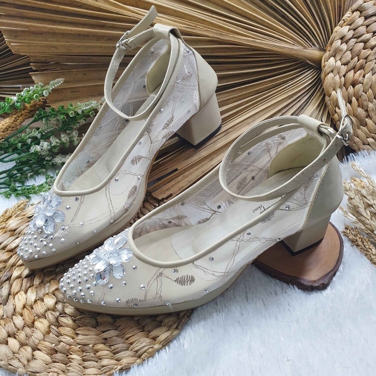 Sepatu wedding cantik quinara cream tali hak 5 cm tahu