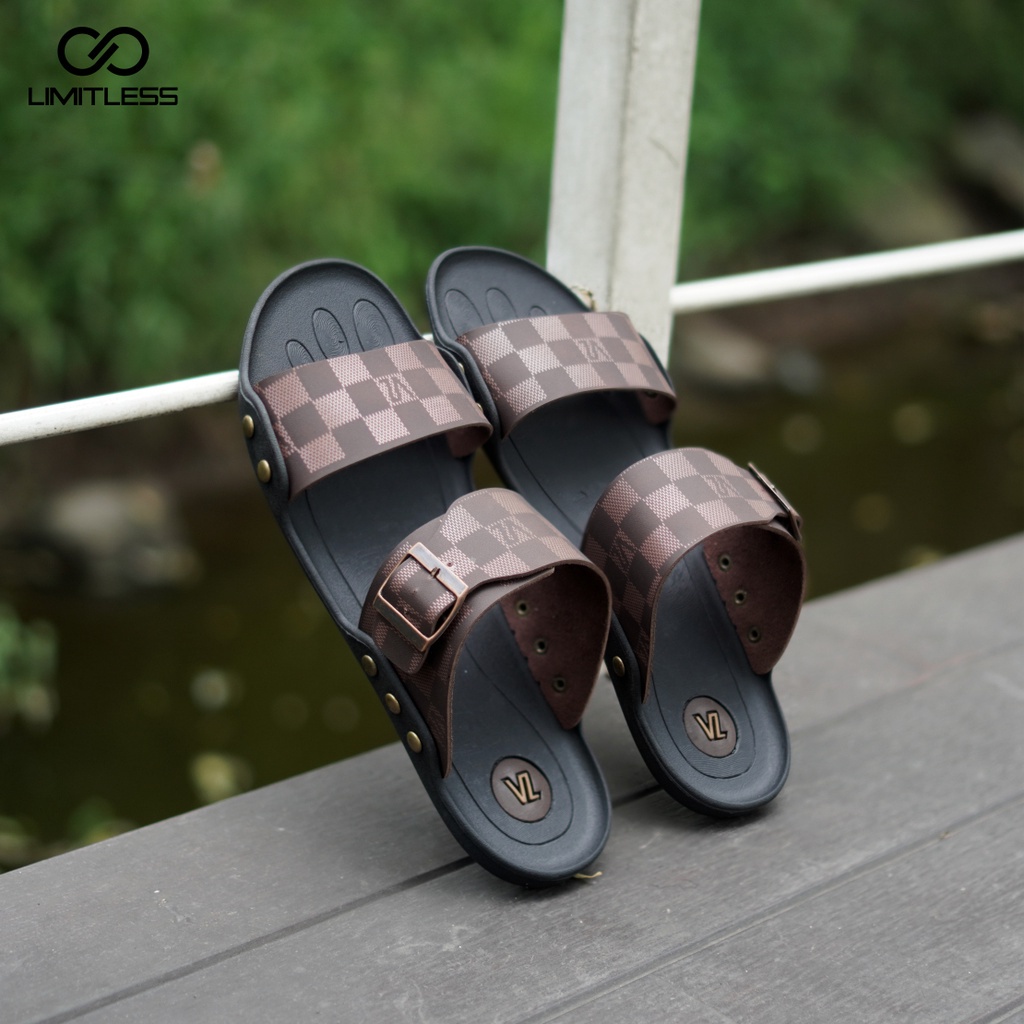 Sendal Slop Cowok Kekinian Ringan Sandal Slip On Pria Terbaru Premium Casual Fashionable Sandal Selop