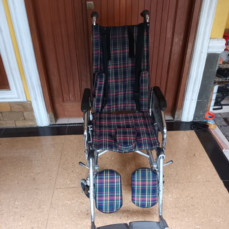 kursi roda anak2/kursi roda cirebralpalsy bekas. seken
