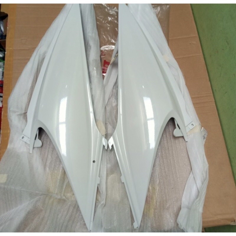 BODY BELAKANG BEAT KARBU PUTIH / COVER BODY BELAKANG BEAT KARBU PUTIH