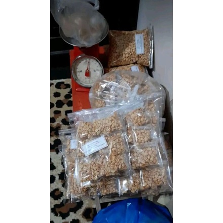 

KACANG BAWANG GURIH RENYAH ECER 1000an