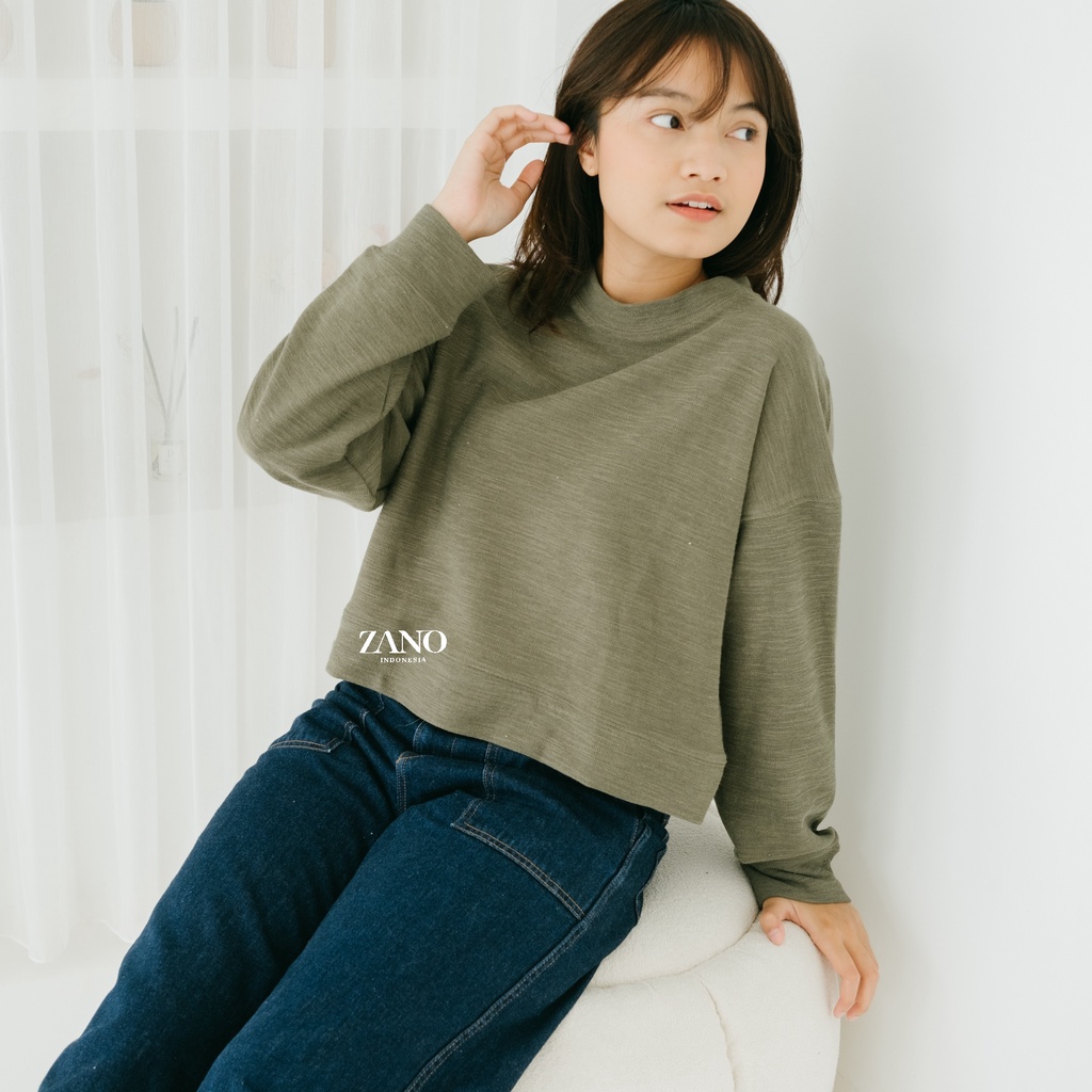 ZANO BASICS Sweater Crop Queen