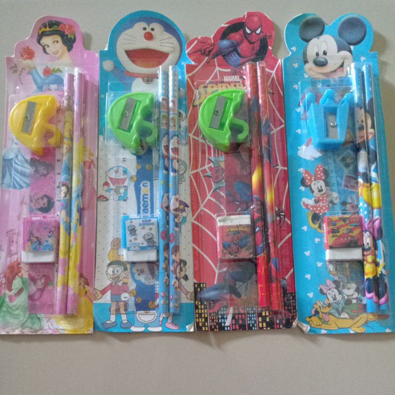 

alat tulis set 5 in 1 karakter lucu