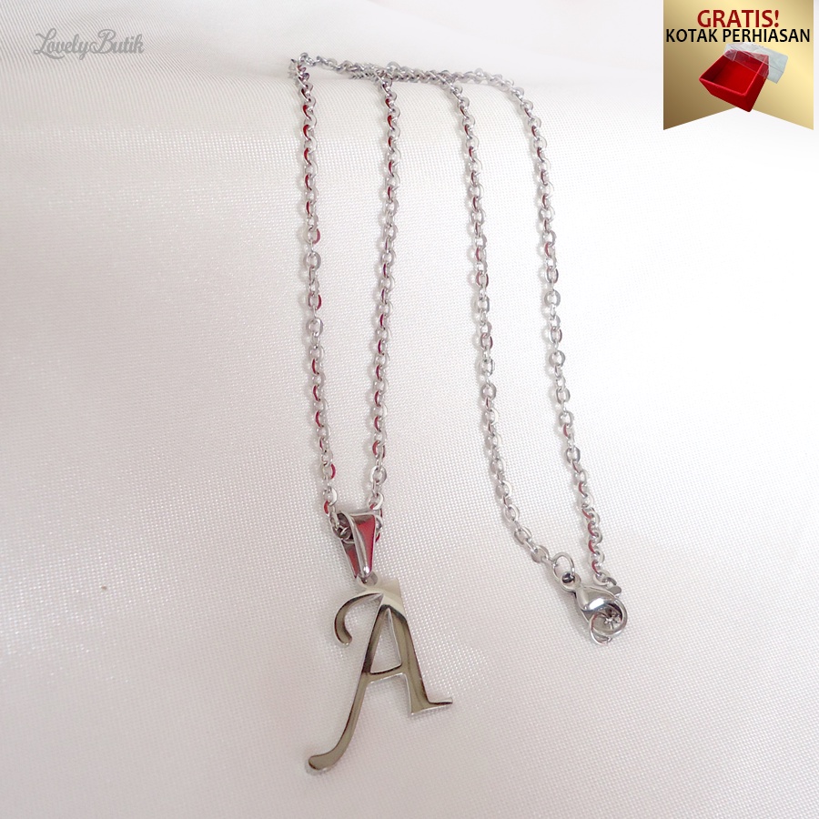 Kalung Huruf Abjad Titanium Anti Karat Dan Luntur Latina Kalung Inisial Huruf A BONUS KOTAK PERHIASAN - Lovelybutik