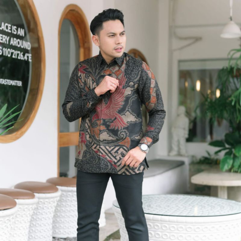 Kemeja batik pria lengan panjang dobi lasem premium motif burung garuda merah