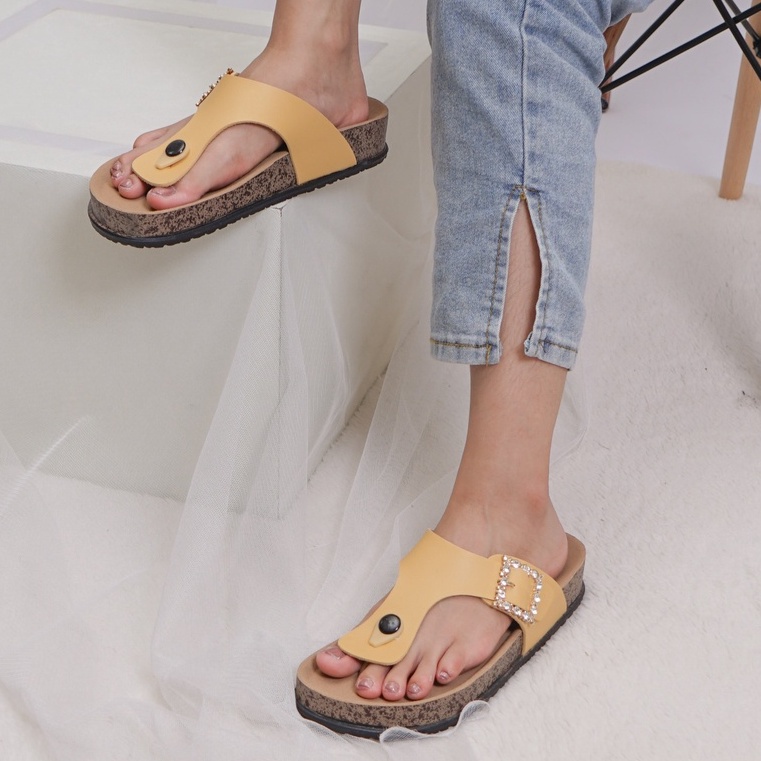 SARASARA YUK - AUDY Sandal Wanita Jepit Casual Size 36 - 41 Model Birken Sol Puyuh Sara Sara Sendal Cewek Rumahan Bahan Kulit Santai Strap Gesper Empuk 37 38 39 Warna Brown Cokelat Japit Anti Slip Premium Original Terbaru Shoes ORI Mall Official Store