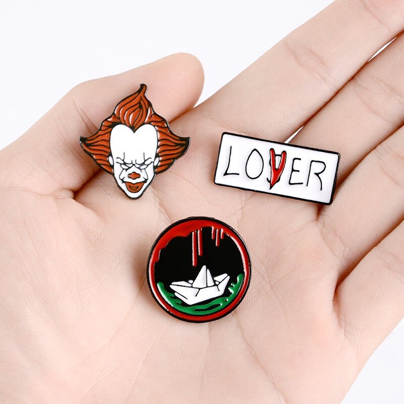 Stephen King's It Film Badut Enamel Pin Lencana Bros Badut Kerah Pin Horor Film Perhiasan Hadiah