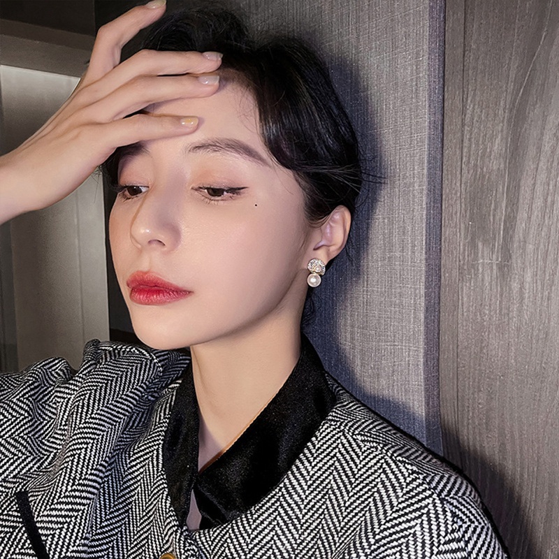 New Arrival Drop Earrings Fashion Mutiara Klasik Bulat Wanita Menjuntai Elegan Perempuan Korea Perhiasan Perempuan Trendi