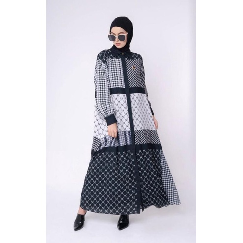 New Rumaisha dress black Vivizubedi