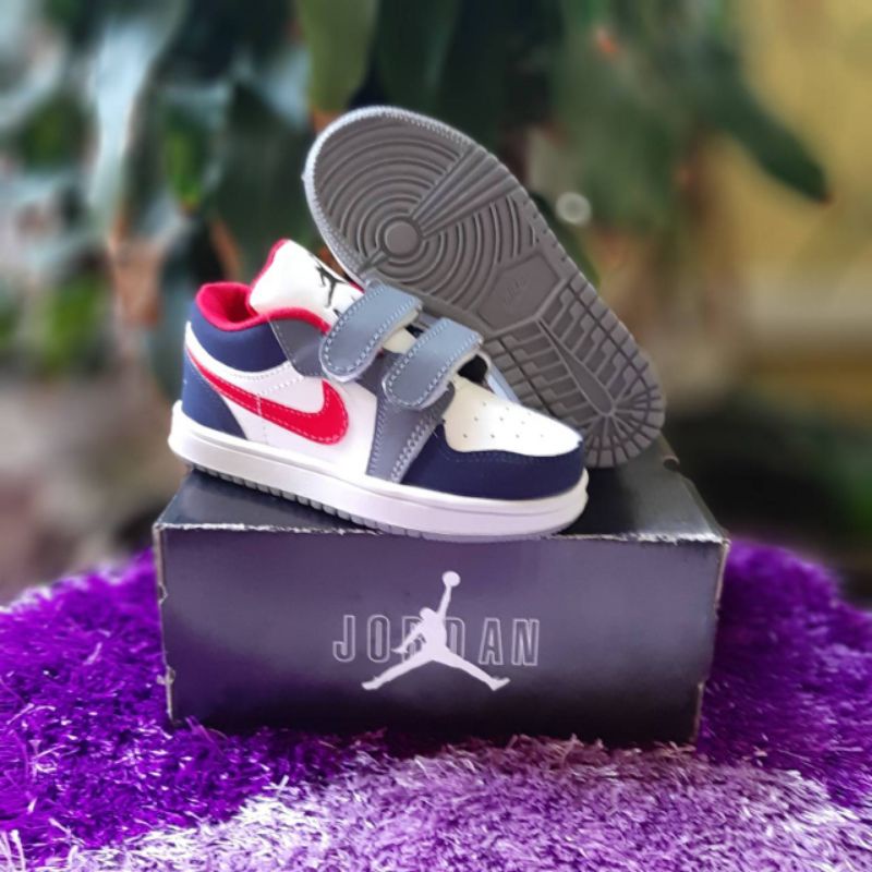 Sepatu Sneakers Anak Laki Laki Model Terbaru