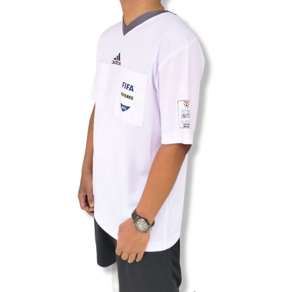 BAJU WASIT ADIDAS PIALA DUNIA 2022 ( LOGO : SAKU FIFA REFEREE 2022, KANAN FIFA WORLD CUP QATAR 2022, KIRI FOOTBALL UNITES )