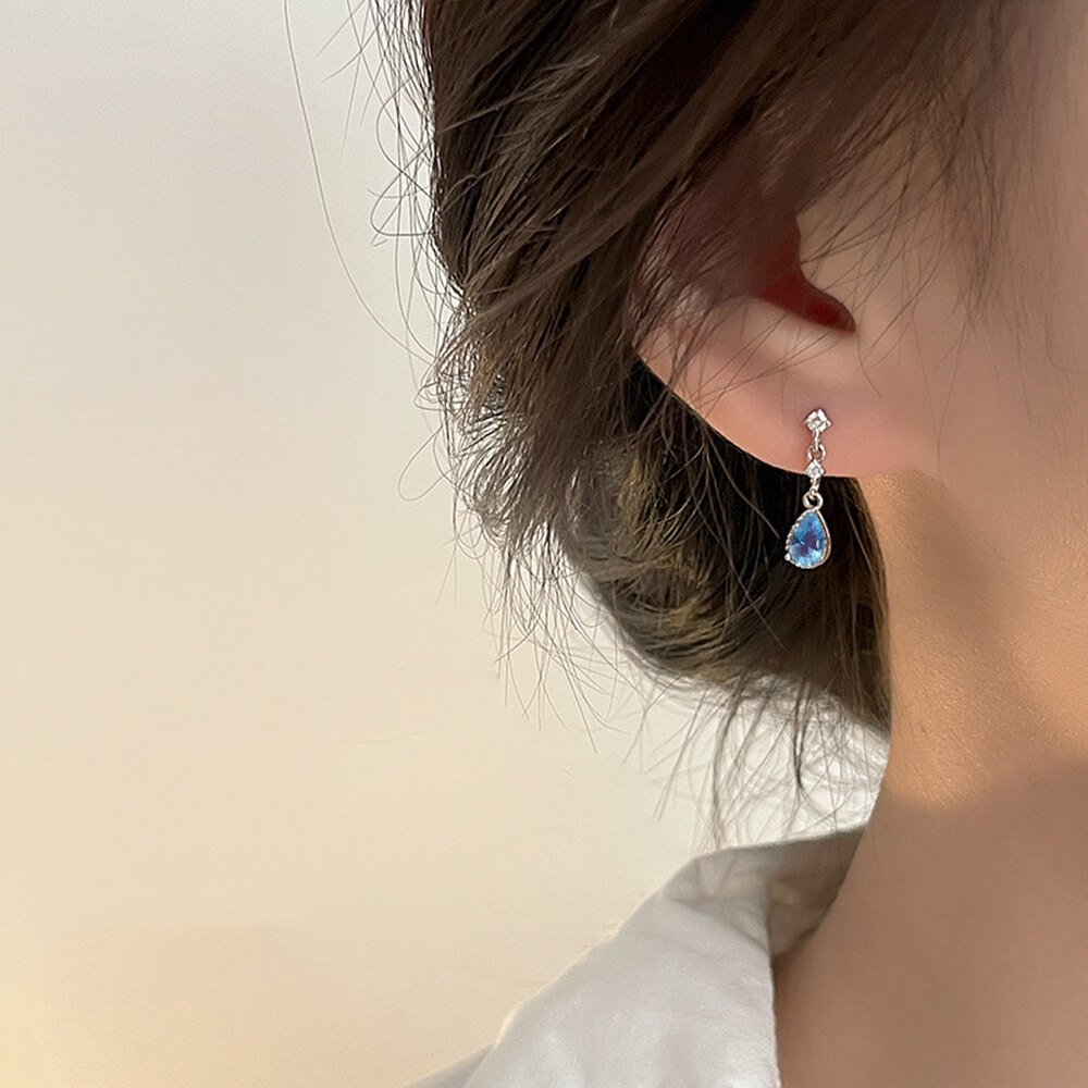 Anting Stud Kait Bahan Titanium Steel Lapis Emas Perak Hias Kubik Zirkonia Biru Untuk Wanita