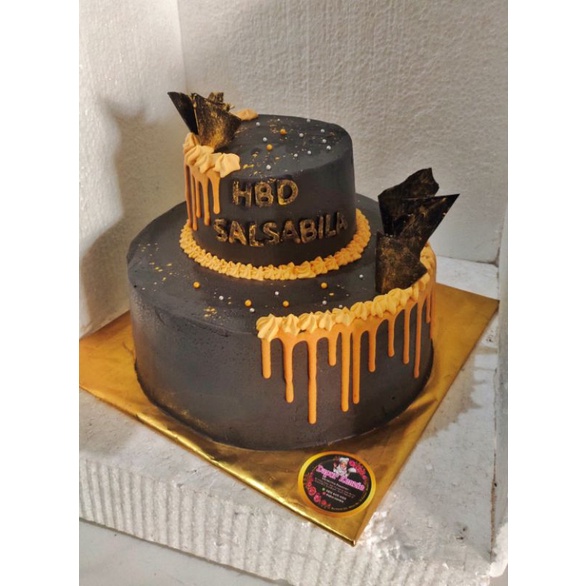 Cake tingkat 2 black gold kue ulang tahun