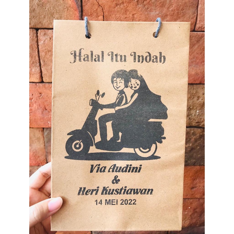 

Paper bag custom desain bebas // paper bag sablon // paperbag ukuran 18x12x22