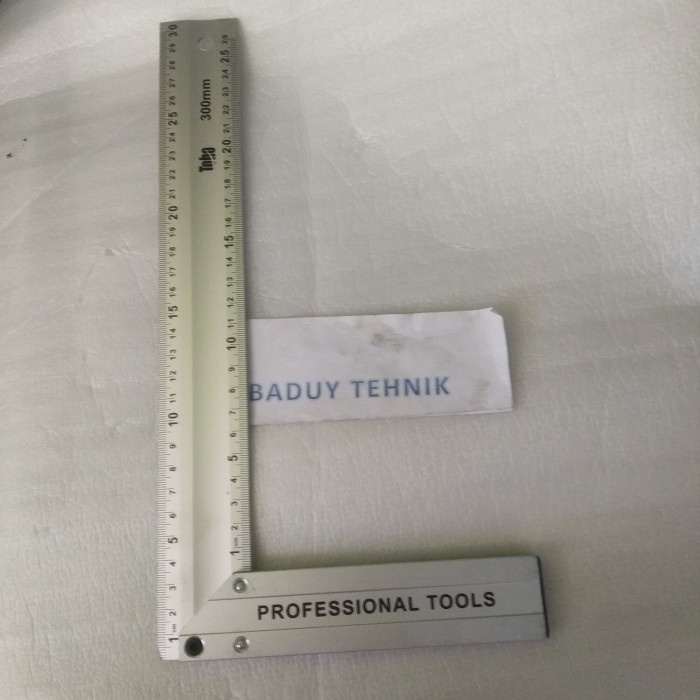 

Matr Penggaris Siku Tukang Toho 30Cm