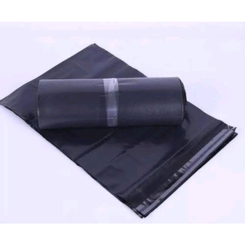 

PLASTIK POLYMAILER TEBAL 16*20 HITAM isi 100 Lrmbar