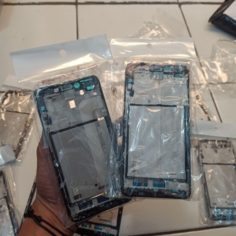 Tulang casing rangka hp Xiaomi redmi note 2 - frame lcd tatakan lcd