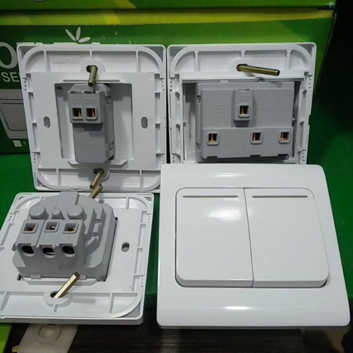 $$$$] 0SAKLAR STOP KONTAK TRIPLE TOFUDA WIDE MODEL CLIPSAL BROCO