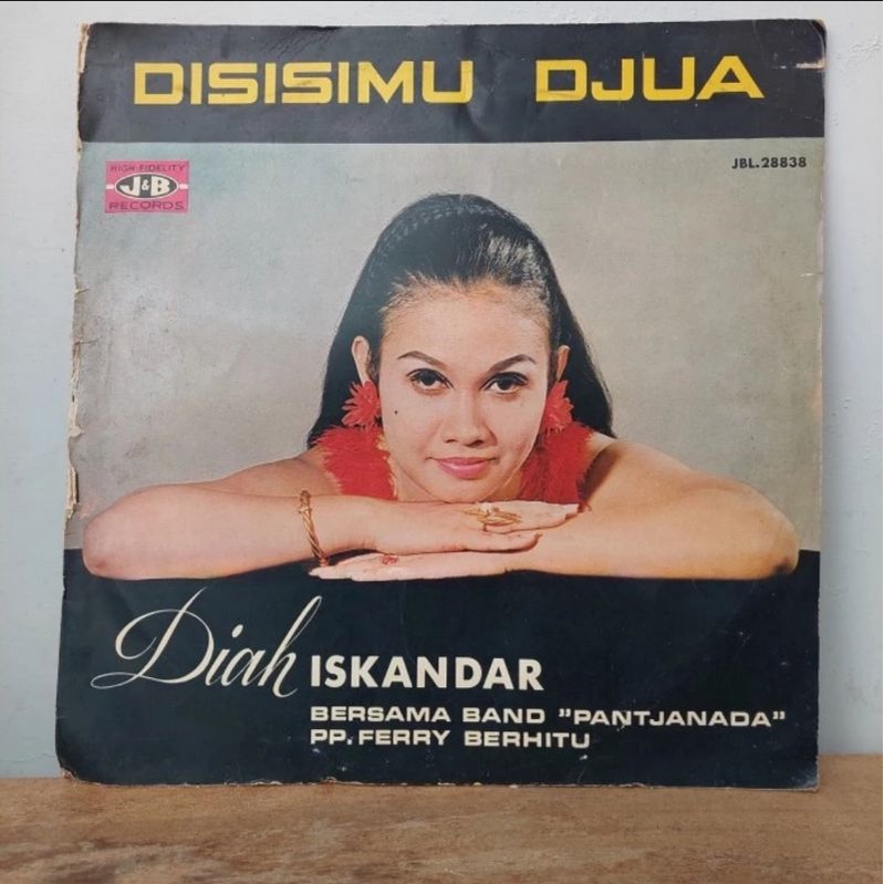 Vinyl Piringan Hitam 12 inch Diah Iskandar Disisimu Djua