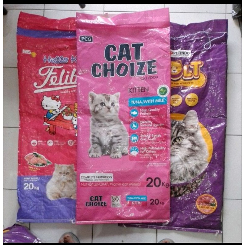 karung bekas pakan kucing