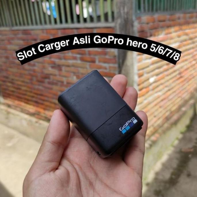 Charger Asli batrai GoPro hero 4/5/6/7/8 barang bekas, foto asli,