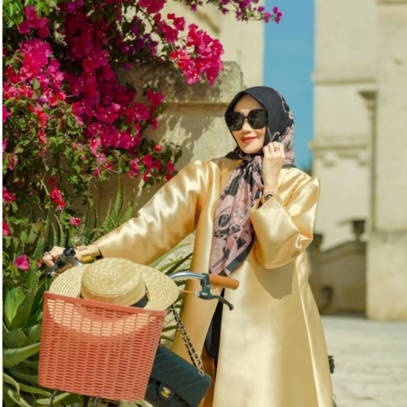 Buttonscarves The Chain 2 La Bella Nera (Ready)