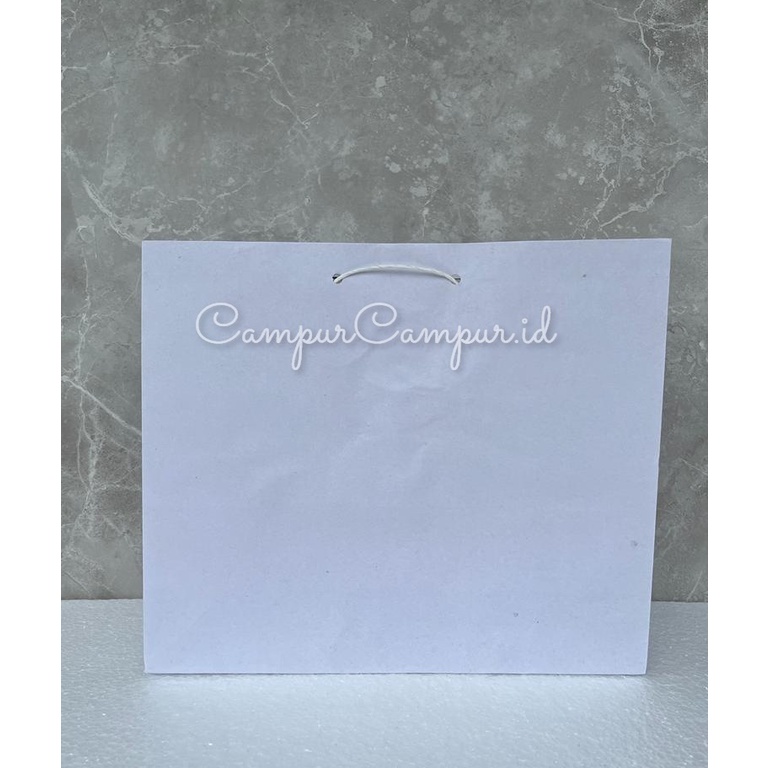 

Paperbag Kado Besar Putih Polos 35x12x30 Paperbag Hampers Packing olshop Baju
