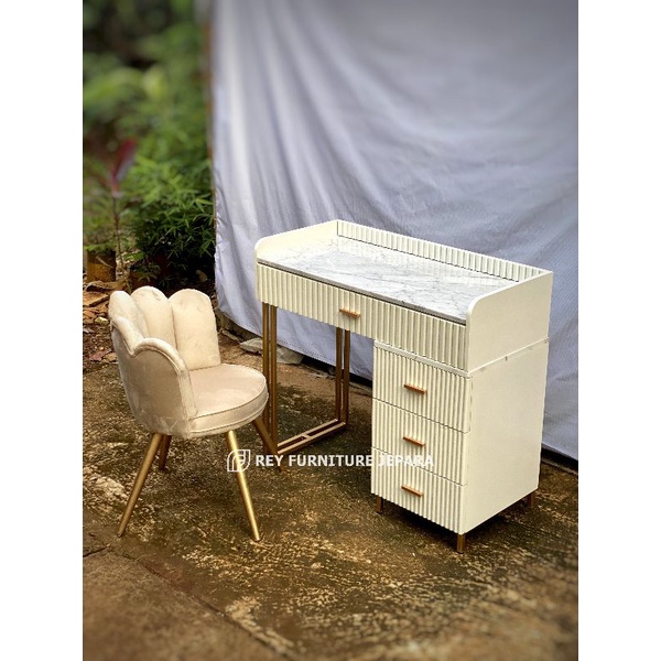 MEJA RIAS MINIMALIS MARMER PUTIH CARARA IMPORT KAKI BESI TERBARU, TOLET MINIMALIS TOP MARMER PUTIH C