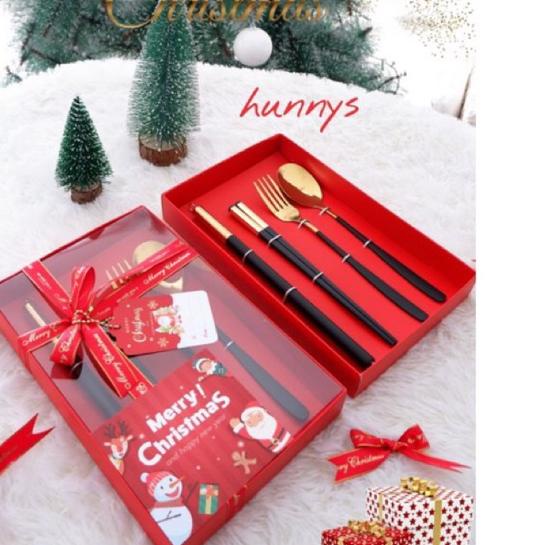 

Jangan Ragu Order ❁ Hampers Kado Natal Golden Spoon Korea Set Christmas Cutlery Set Christmas Gift Box | Hampers Natal & Tahun | Parcel Hadiah Kado Ulang Tahun Suvenir Pernikahan Wedding | Sendok Korea Garpu Sumpit Gold Set Peralatan Makan Stainless Tabl