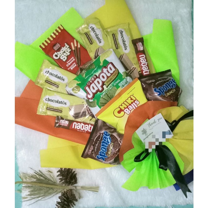 

Buket snack/ buket wisuda / buket ulang tahun free kartu ucapan
