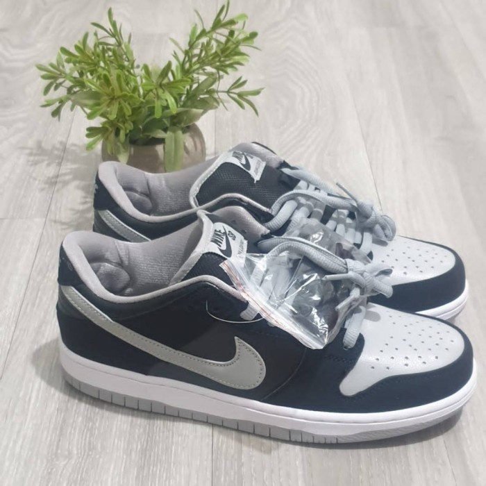 Sneakers Sepatu Nike SB Dunk Low J-Pack Shadow Black Grey Branded