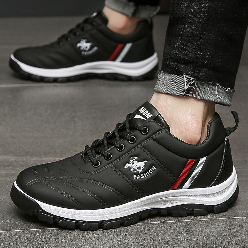 Toread Sepatu Hitam Pria Fashionable Running Sport Bahan PU Casual Outdoor MC424