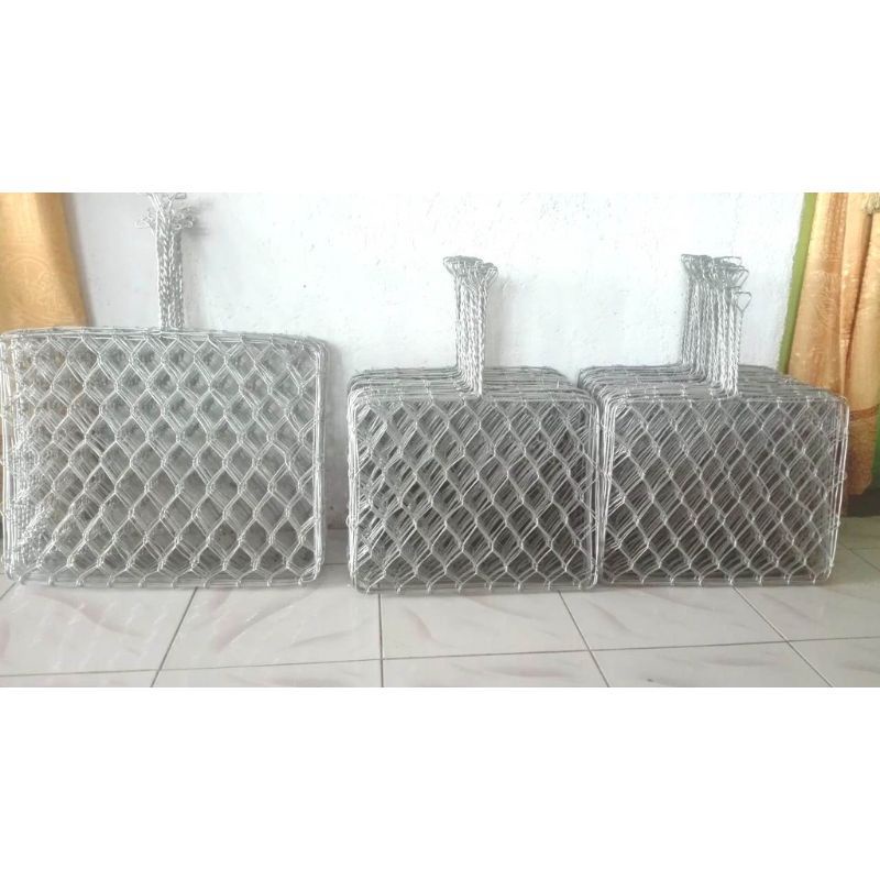 Alat Pemanggang Ikan Bakar Anyaman Besi dan Kawat Ukuran Kecil dan Sedang