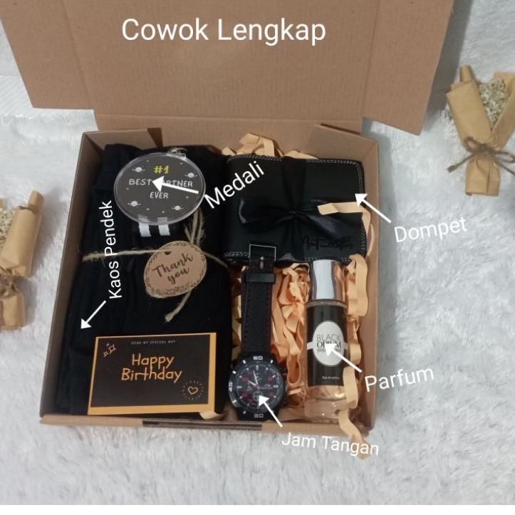 

Hampers Gift Box Cowok Kado Ulang tahun Murah / Hampers Cowok Murah / Gift Box Cowok Kado Ulang tahun / Gift Box cowok / Hampers Wisuda / Hampers graduation / Kado cowok / Hampers Lebaran / Hampers Wedding
