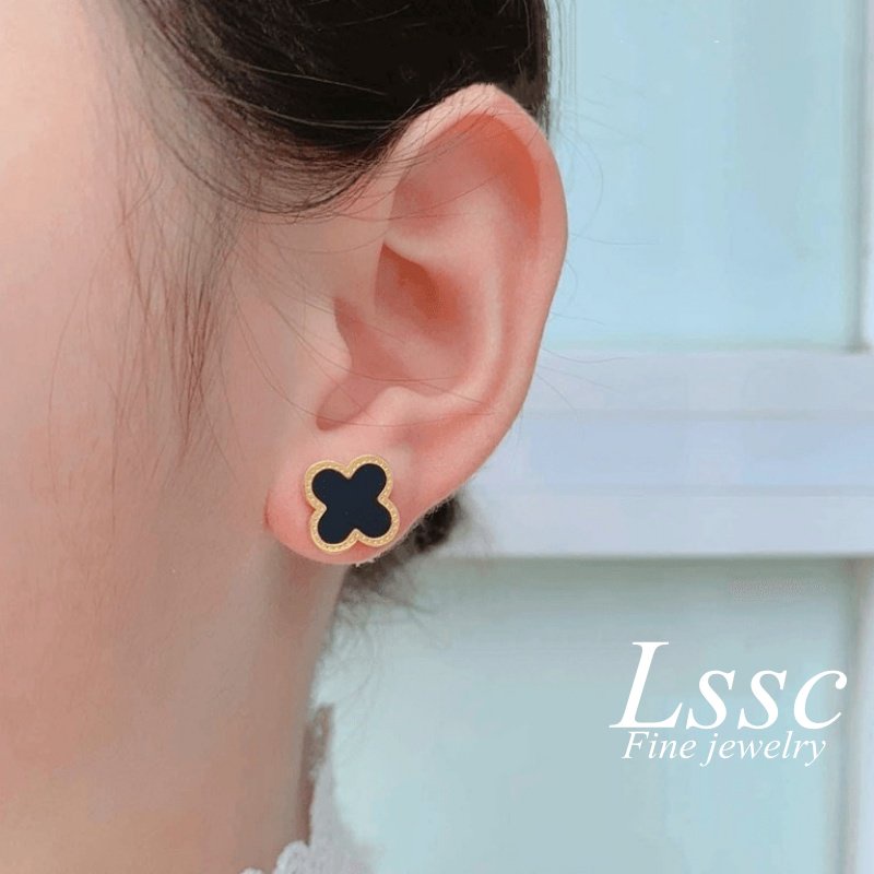 Anting Titanium Anti Karat Clover Bunga Cantik Emas 18K Perhiasan Aksesoris Wanita Fashion Korea